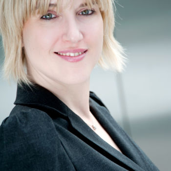 Bewerbungbild-Hochformat Bewerbungbild-Hochformat