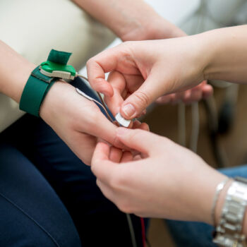 Dr. Siebecker - Neurologische Praxis - Behandlung - Nahaufnahme Dr. Siebecker - Neurologische Praxis - Behandlung - Nahaufnahme