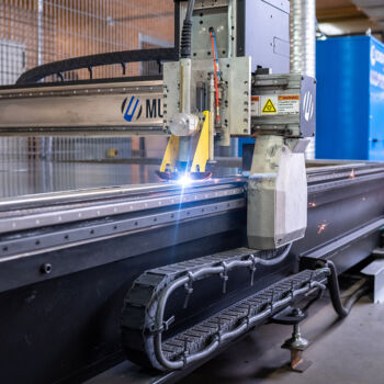 Helta GmbH - Zuschnitt mit der Multicam Helta GmbH - Zuschnitt mit der Multicam