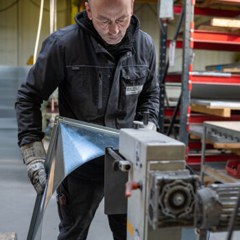 Helta GmbH in Gronau - Mitarbeiter Frontalansicht Helta GmbH in Gronau - Mitarbeiter Frontalansicht