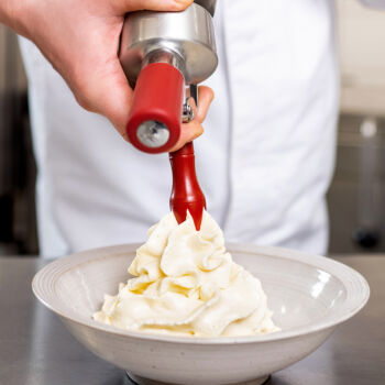 Privatkoch Henning Buchmann - Zubereitung des Desserts Privatkoch Henning Buchmann - Zubereitung des Desserts