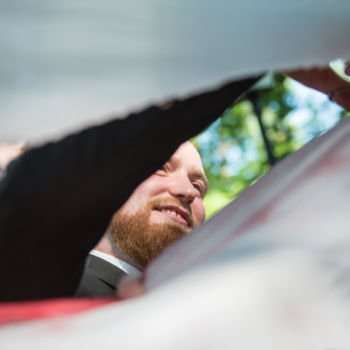 Hochzeit am Mühlenhof Münster - Bräutigam im Stoffherz Hochzeit am Mühlenhof Münster - Bräutigam im Stoffherz