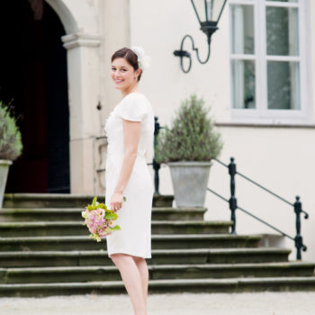 Hochzeit - Schloss Gartrop - Die Braut am Eingang