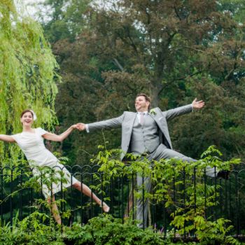 Hochzeit - Schloss Gartrop - Brautpaar - In bester Stimmung Hochzeit - Schloss Gartrop - Brautpaar - In bester Stimmung