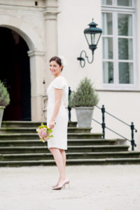 Hochzeit - Schloss Gartrop - Die Braut am Eingang