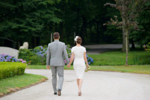 Hochzeit - Schloss Gartrop - Brautpaar - Der Weg