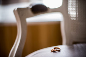 Hochzeit - Schloss Gartrop - Die Ringe auf dem Stuhl